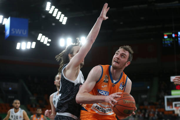 在当今的足 在当今的足