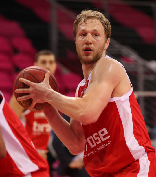 瑞士队的应 瑞士队的应